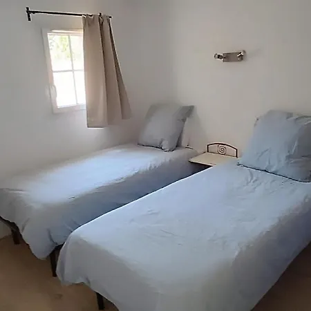 Maison Avec 2 Dans Privee